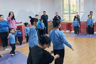 Thể thao: Quốc Túc trọng điểm luyện tập định vị bóng chuẩn bị cho A Mạn Chu Thần Kiệt tham gia hợp luyện Ngô Hi vắng mặt